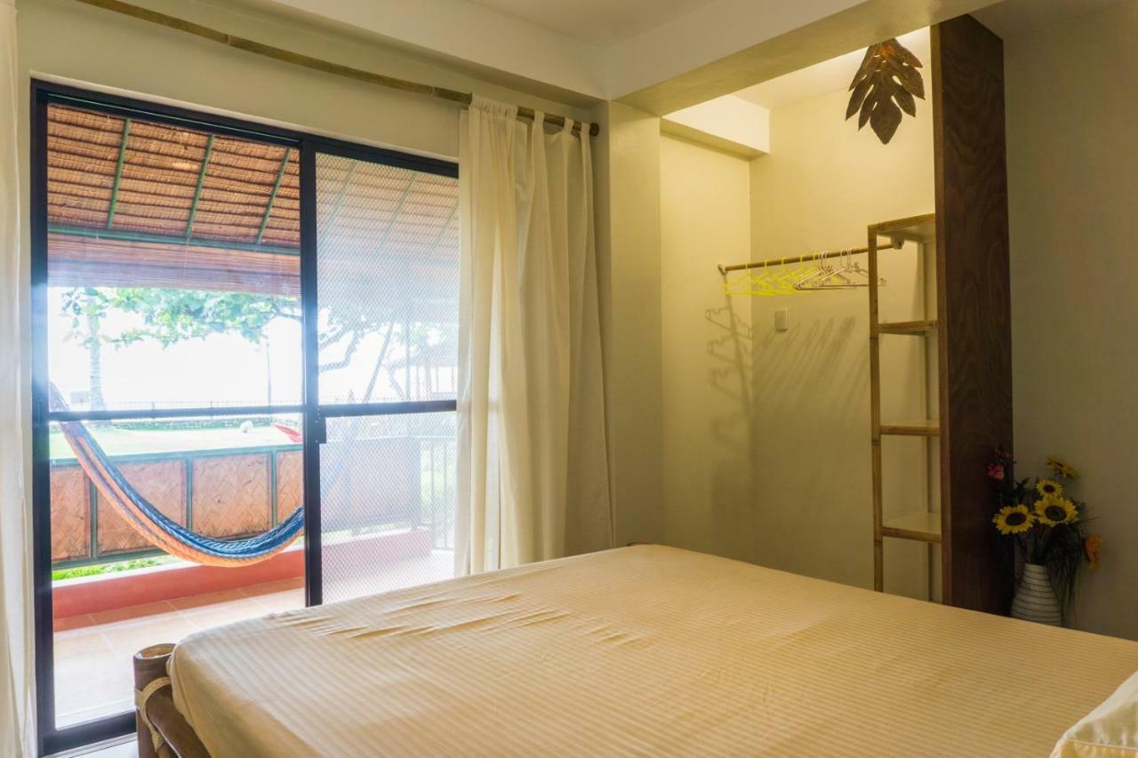 Hangout Beach Resort Caticlan Exteriör bild