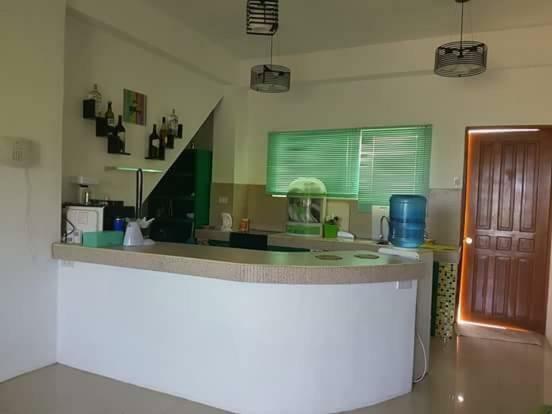 Hangout Beach Resort Caticlan Exteriör bild