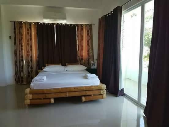 Hangout Beach Resort Caticlan Exteriör bild